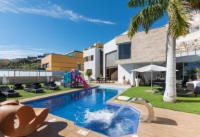 Villa with amazing sea view, Pool, Home Cinema and ProAudio